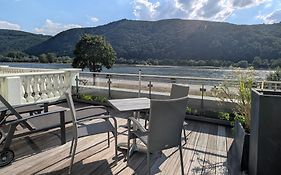 Hotel Schoen Am Rhein